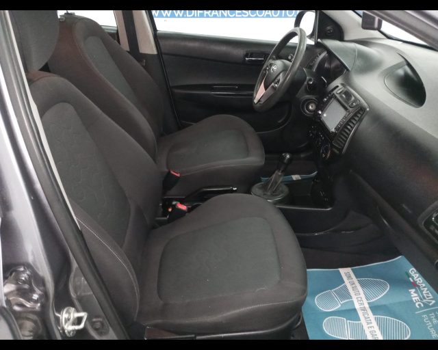 HYUNDAI i20 usata 11