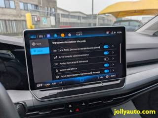 VOLKSWAGEN Golf usata, con USB