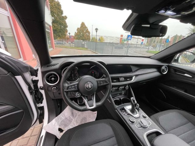 ALFA ROMEO Stelvio usata, con Controllo automatico clima