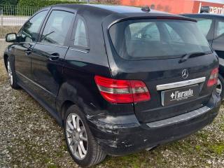 MERCEDES-BENZ B 180 usata, con Chiusura centralizzata