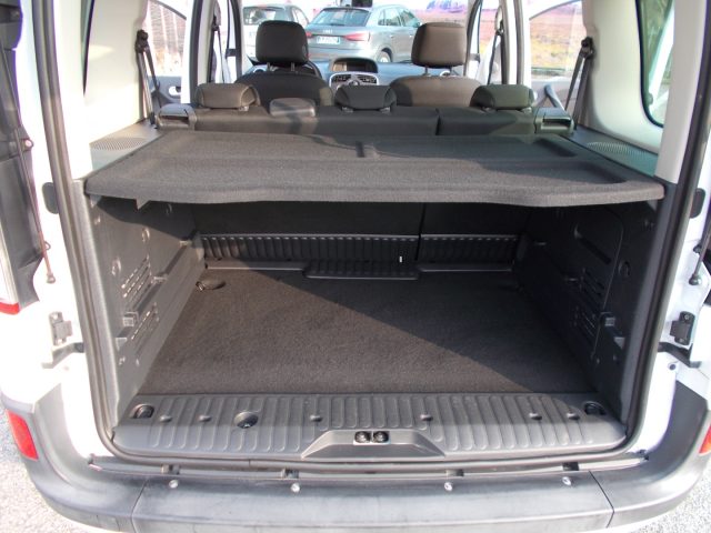 RENAULT Kangoo usata, con USB