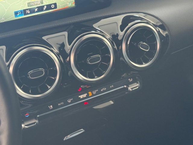 MERCEDES-BENZ A 180 usata, con Fari LED