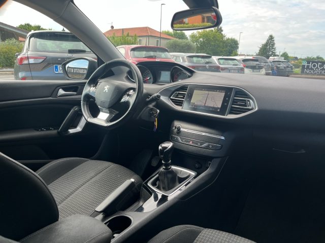 PEUGEOT 308 usata, con Controllo automatico clima