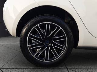 LANCIA Ypsilon usata, con MP3