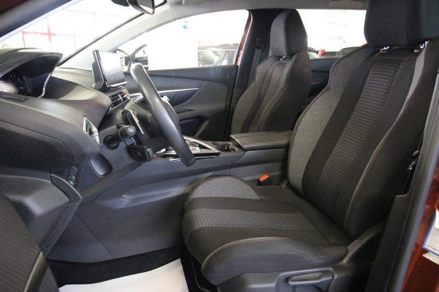 PEUGEOT 5008 usata, con Volante in pelle