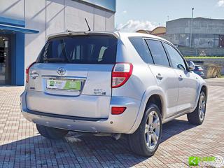 TOYOTA RAV 4 MY23 usata, con Autoradio