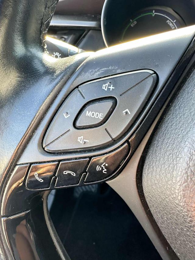 TOYOTA C-HR usata, con Controllo vocale
