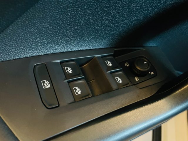 VOLKSWAGEN T-Cross usata, con Servosterzo