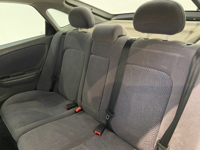 TOYOTA Avensis usata, con Kit fumatori