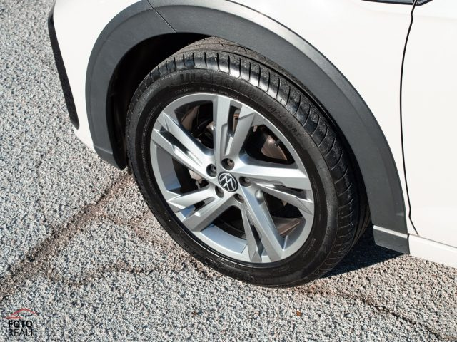 VOLKSWAGEN Taigo usata, con Luci diurne LED