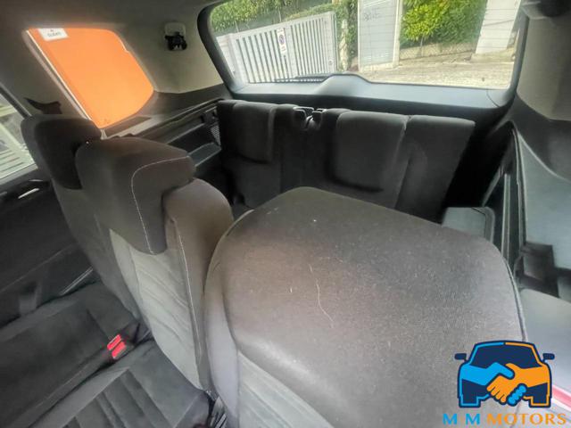 VOLKSWAGEN Touran usata, con Airbag testa