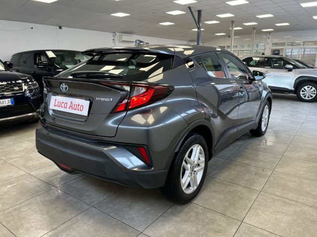 TOYOTA C-HR usata, con Autoradio