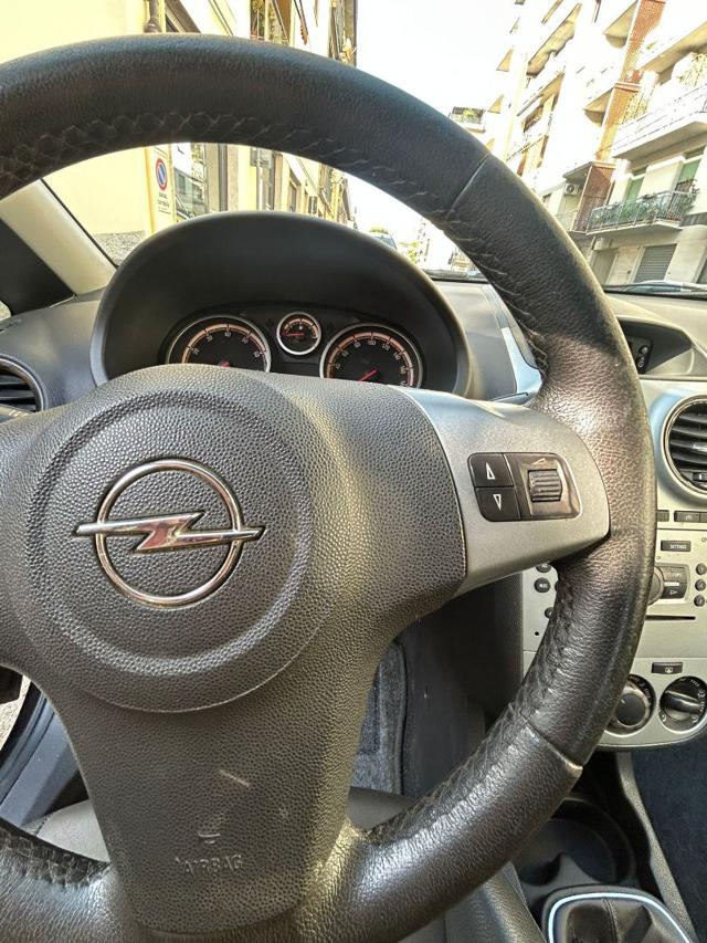 OPEL Corsa usata, con Chiusura centralizzata