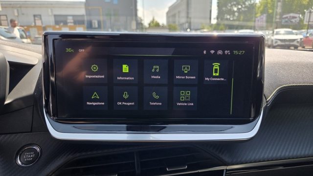 PEUGEOT 2008 usata, con Volante multifunzione