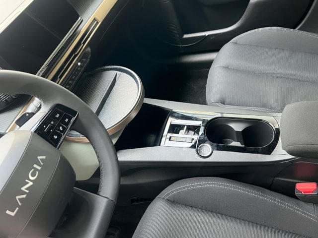 LANCIA Ypsilon usata, con Controllo automatico clima