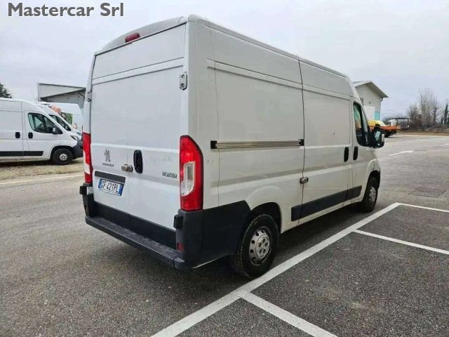 PEUGEOT Boxer usata, con Autoradio