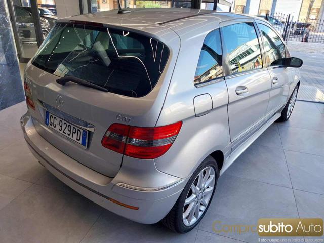MERCEDES-BENZ B 180 usata, con Chiusura centralizzata