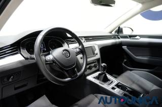 VOLKSWAGEN Passat Variant usata, con Alzacristalli elettrici