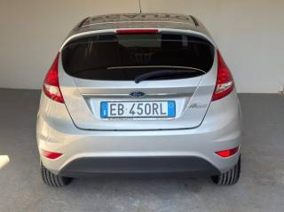 FORD Fiesta usata, con Autoradio