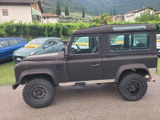 LAND ROVER Defender usata 1