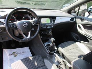 OPEL Astra usata, con Park Distance Control