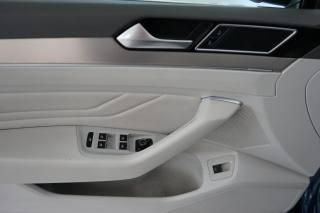 VOLKSWAGEN Passat Variant usata, con Sensori di parcheggio posteriori