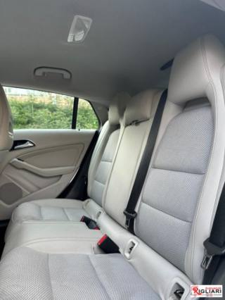 MERCEDES-BENZ CLA 180 usata, con Lettore CD