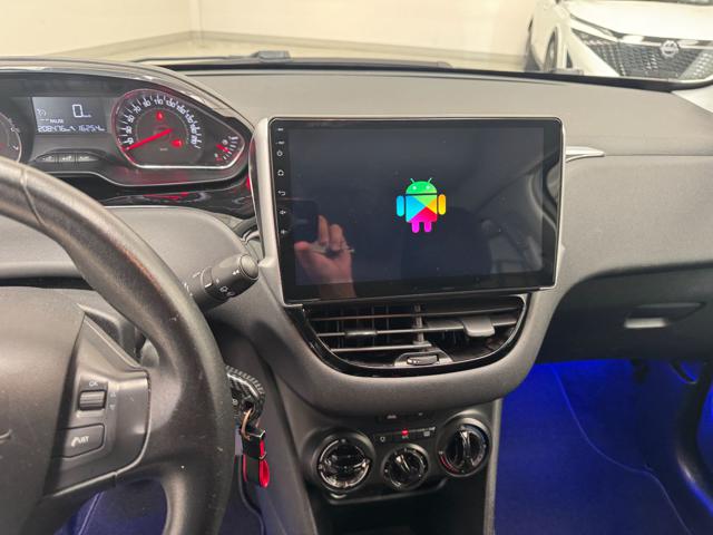 PEUGEOT 208 usata, con Autoradio