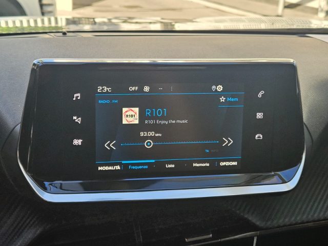 PEUGEOT 2008 usata, con Touch screen
