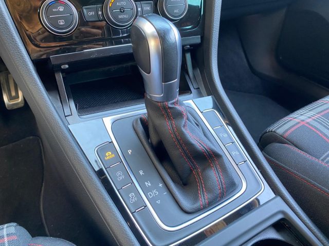 VOLKSWAGEN Golf GTI usata, con USB