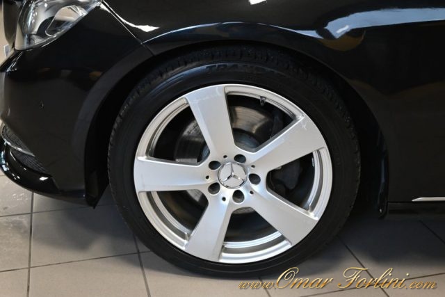 MERCEDES-BENZ E 300 usata 12