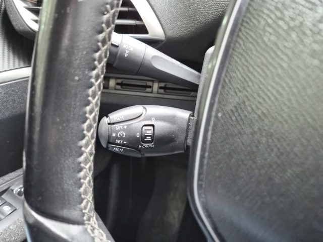 PEUGEOT 3008 usata, con Controllo automatico clima