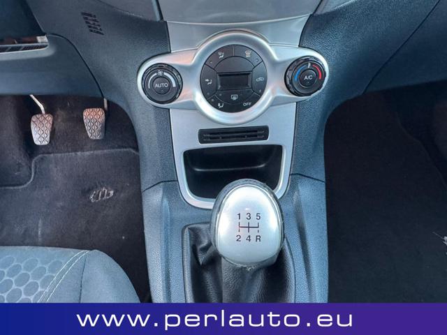FORD Fiesta usata, con Fari Xenon