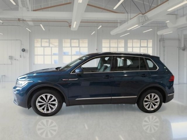 VOLKSWAGEN Tiguan usata, con Autoradio