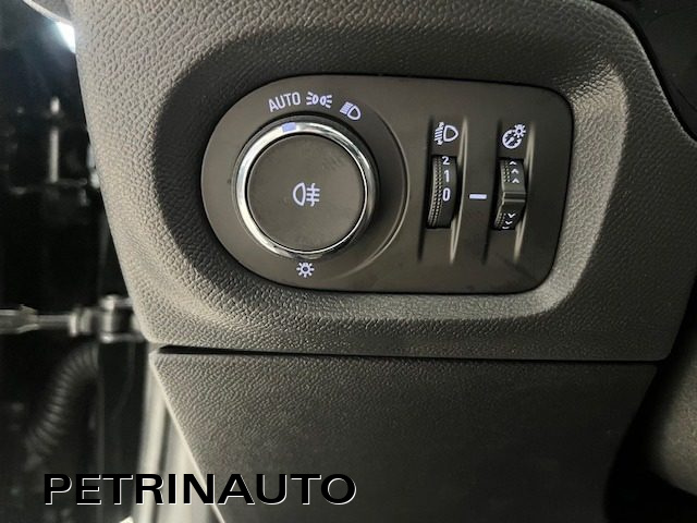 OPEL Corsa usata, con Touch screen