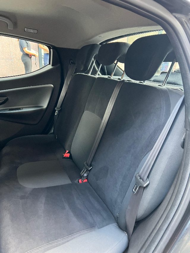 LANCIA Ypsilon usata, con ESP