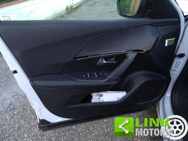 PEUGEOT 2008 usata, con Sensori di parcheggio anteriori