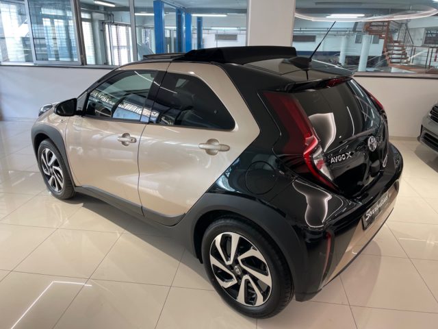 TOYOTA Aygo X usata, con Autoradio