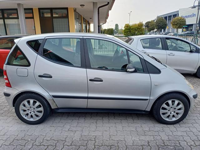 MERCEDES-BENZ A 160 usata, con Autoradio digitale