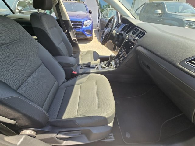 VOLKSWAGEN Golf usata, con Gancio traino