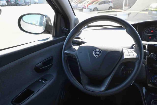 LANCIA Ypsilon usata, con Luci diurne