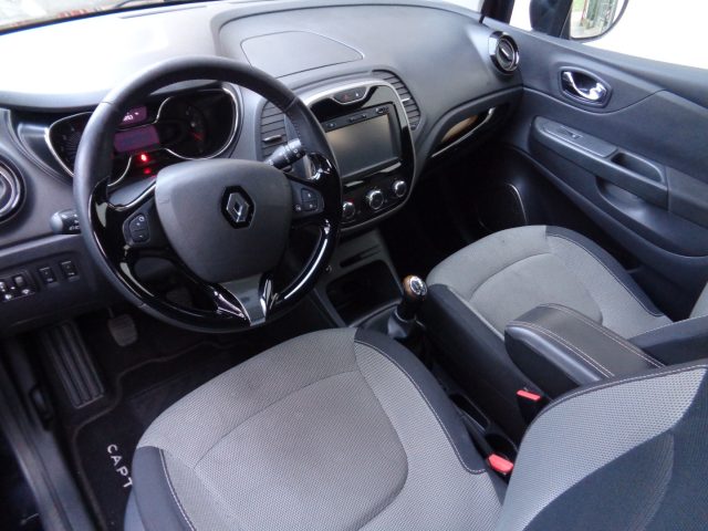 RENAULT Captur usata, con Autoradio
