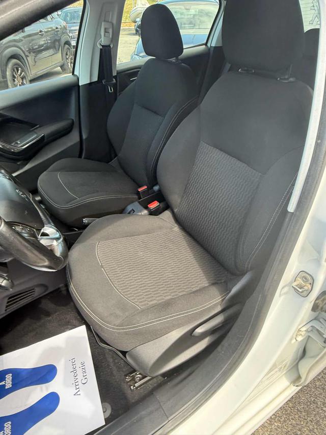 PEUGEOT 208 usata, con Airbag
