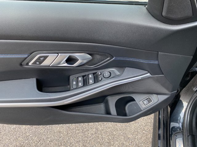 BMW 320 usata, con Servosterzo