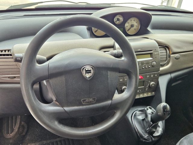 LANCIA Ypsilon usata, con Autoradio