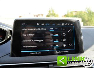 PEUGEOT 5008 usata, con Touch screen