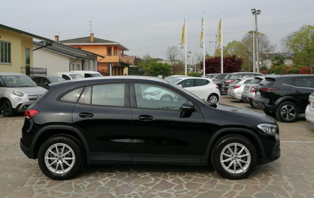 MERCEDES-BENZ GLA 180 usata, con Alzacristalli elettrici