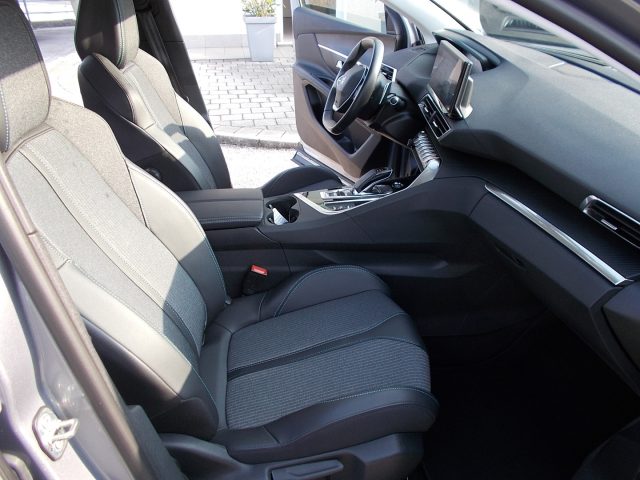 PEUGEOT 3008 usata, con Climatizzatore