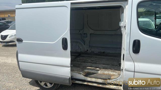 RENAULT Trafic usata 8