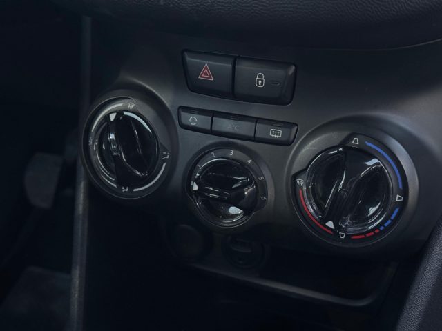 PEUGEOT 208 usata, con Volante in pelle